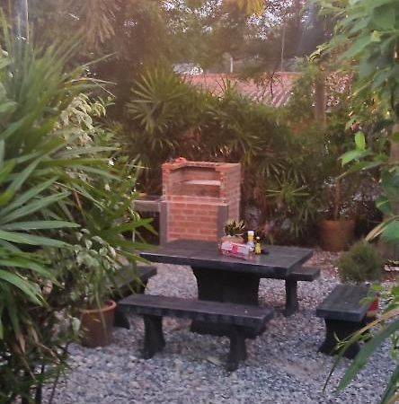 Daisy'S 2 Bedroom Family Home For Up To 5 Guests With Garden & Bbq Koh Samet Bagian luar foto