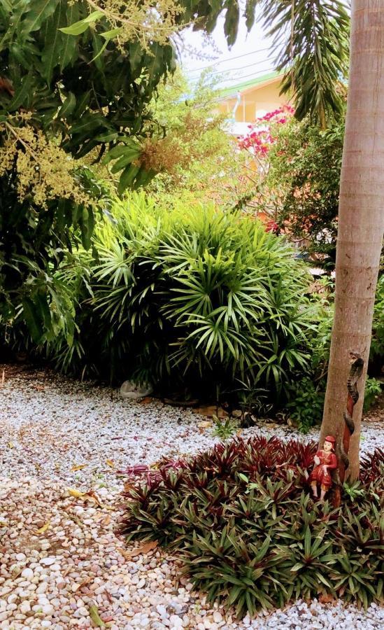 Daisy'S 2 Bedroom Family Home For Up To 5 Guests With Garden & Bbq Koh Samet Bagian luar foto