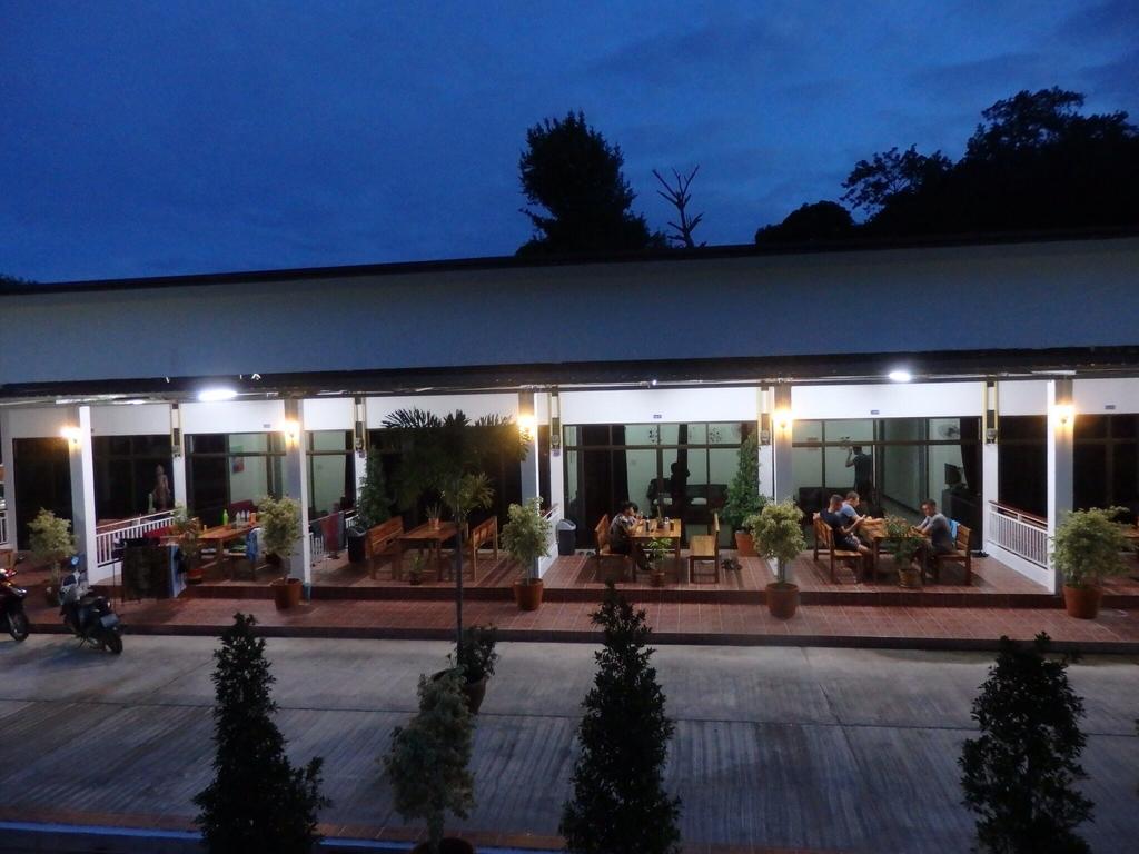Daisy'S 2 Bedroom Family Home For Up To 5 Guests With Garden & Bbq Koh Samet Bagian luar foto